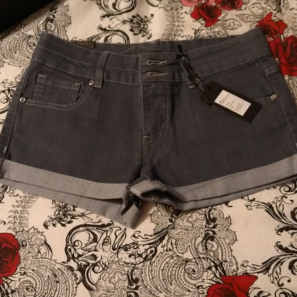 Brand New Never worn short shorts